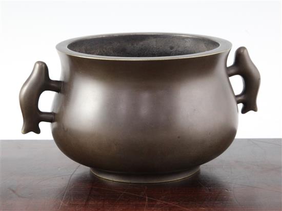 A large Chinese bronze baluster censer, Gui, 21cm. across, 10.5cm.